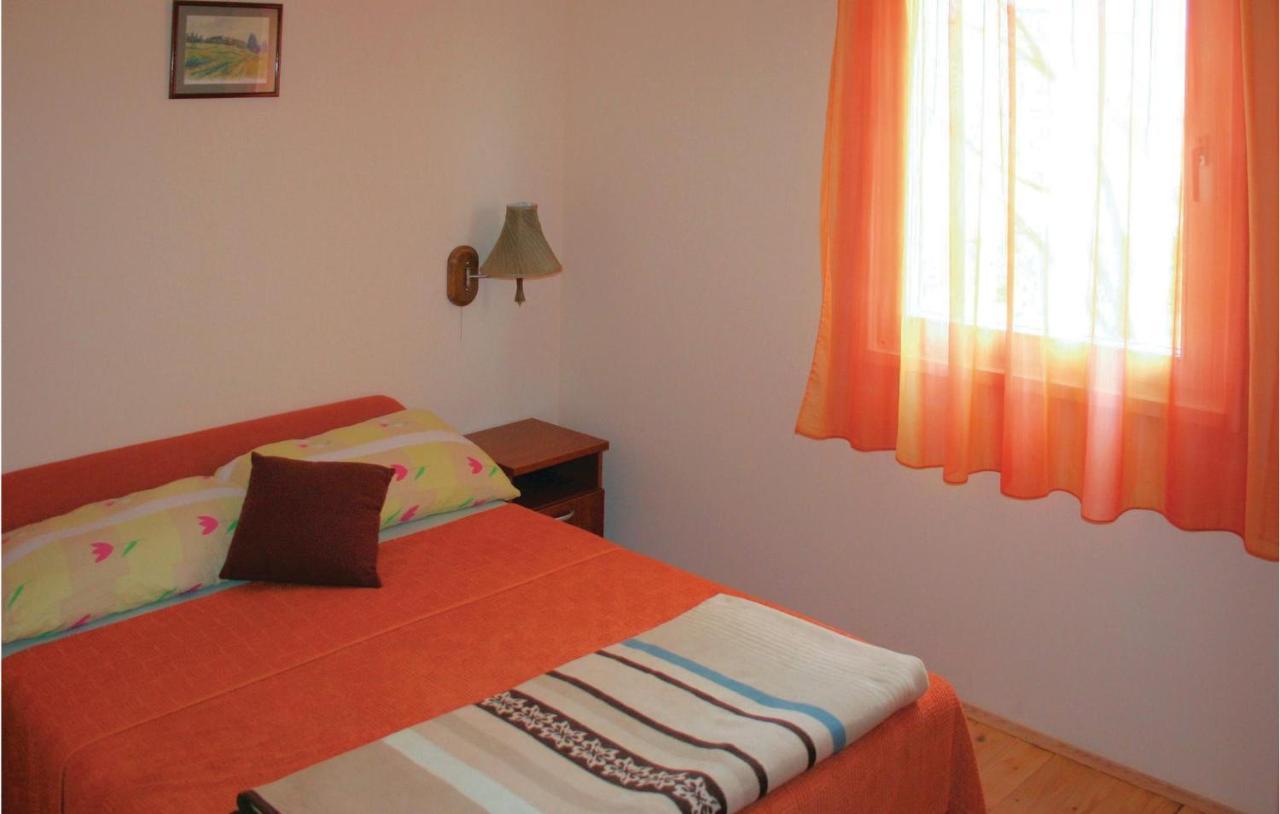 2 Bedroom Cozy Home In Bosiljevo Buitenkant foto